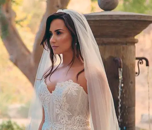 Demi Lovato se casa o no se casa en su nuevo y desgarrador video: 